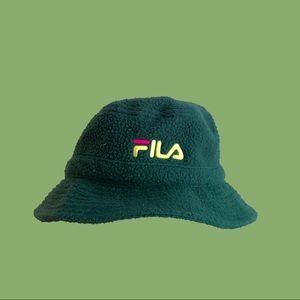 SOLD ON DEPOP 🧿 Fila Sherpa 90s Y2K Bucket Hat
